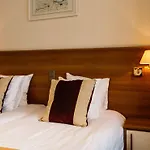 Prado Hotel 3*