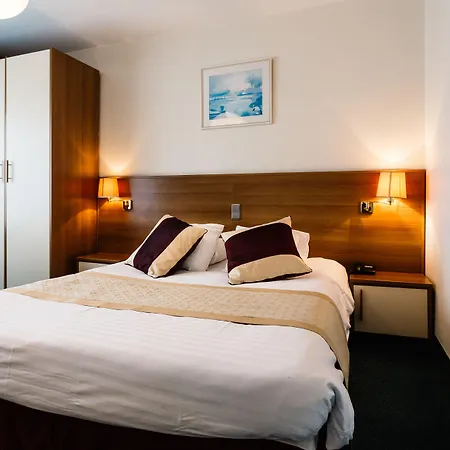 Prado Otel 3*