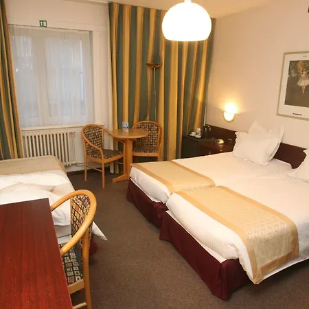 Prado Hotel 3*