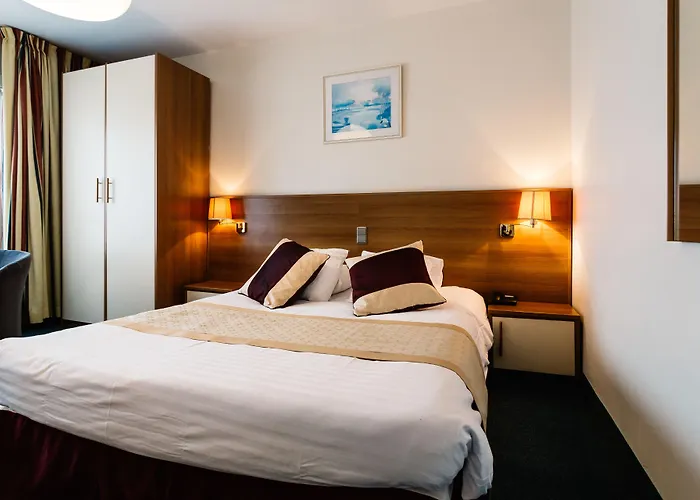 プラド ホテル 3*